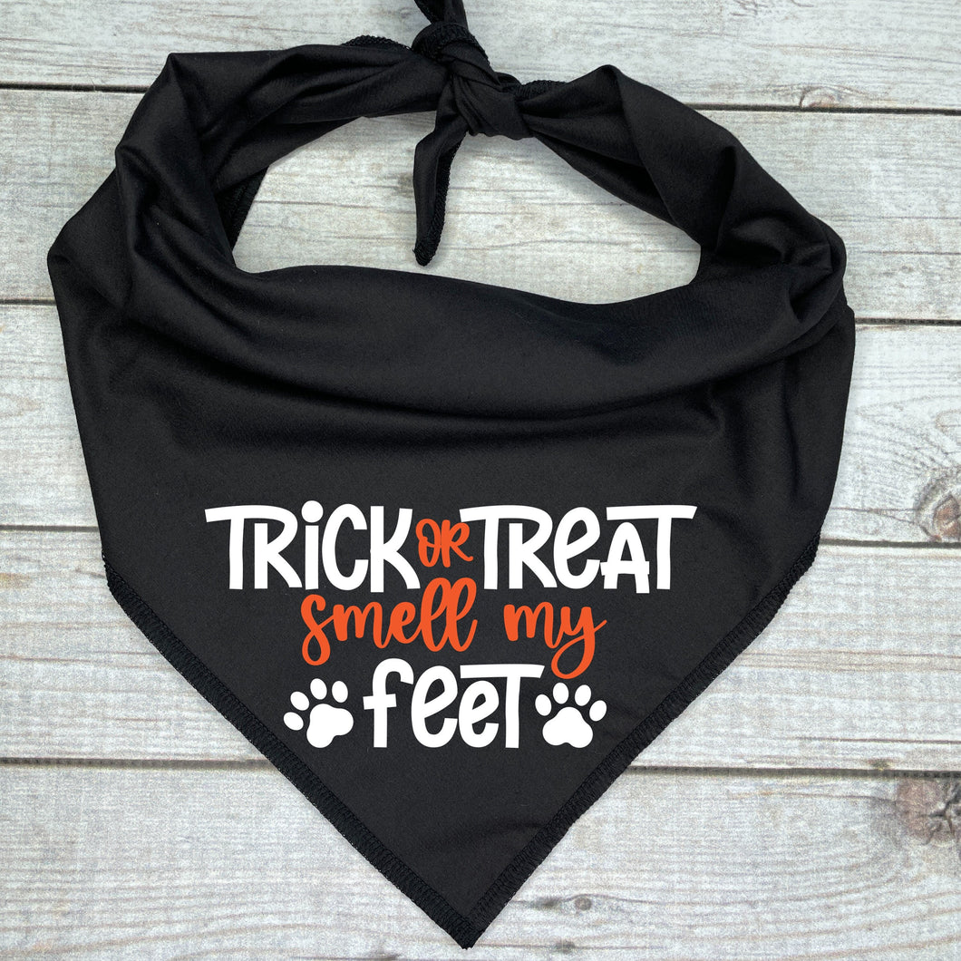 Trick or Treat Smell My Feet Dog Bandana, Halloween